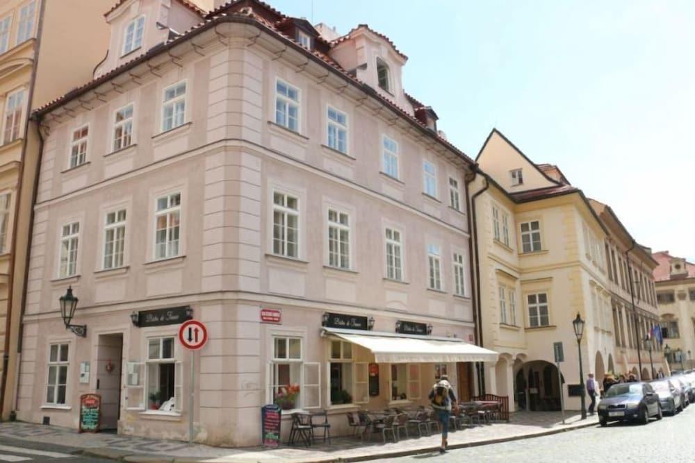 At The Golden Scissors 4* Прага